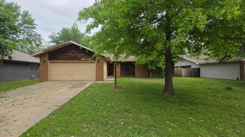 2823 W Maplewood St, Springfield, MO, 65807-3923 | Card Image