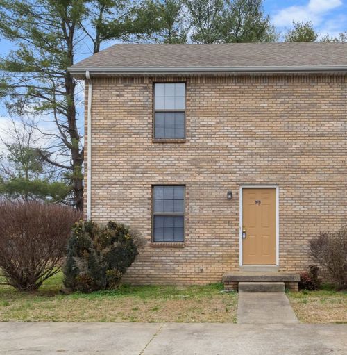 727 Peachers Mill Rd, Clarksville, TN, 37042-8424 | Card Image