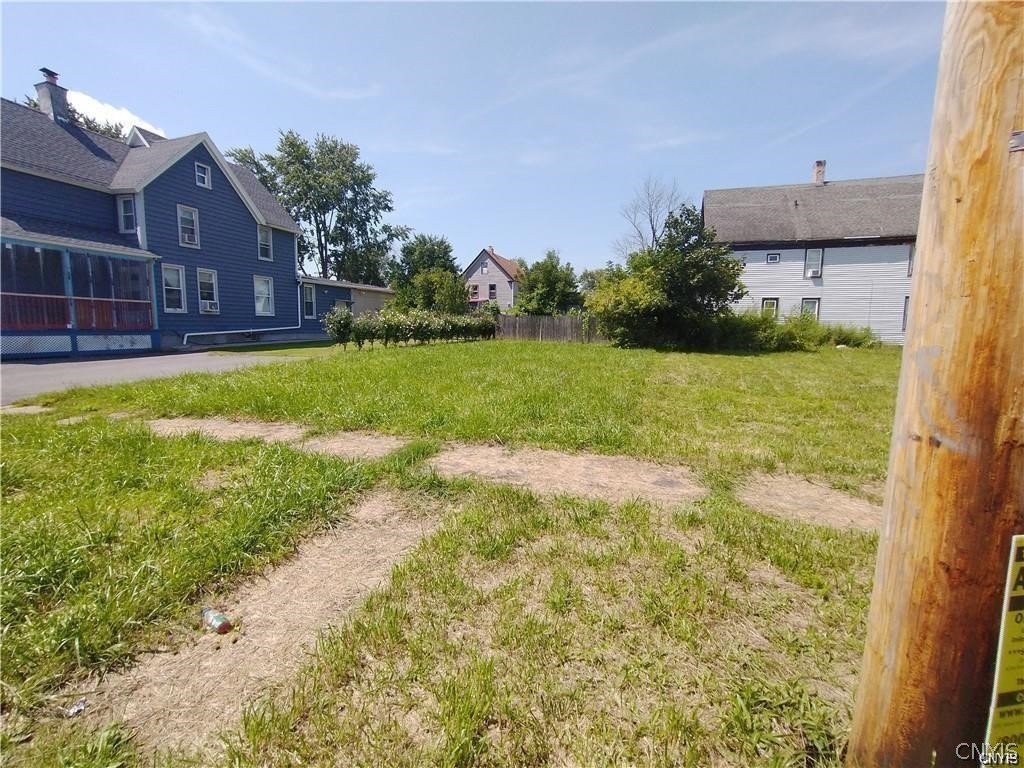 Land in Utica 2