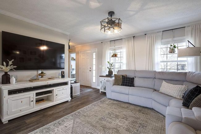 Formal Living Room | Image 13