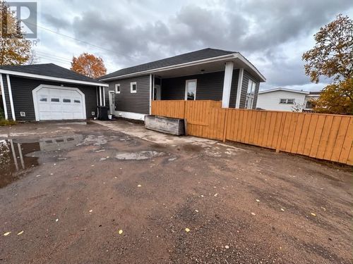 84 Windsor Dr, Happy Valley Goose Bay, NL, A0P1C0 | Card Image