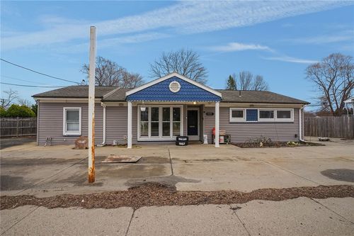 1010 Warwick Ave, Warwick, RI, 02888-3652 | Card Image