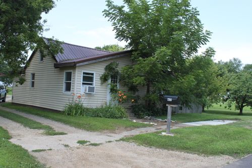 617 E 5th St, Webster, SD, 57274-1524 | Card Image