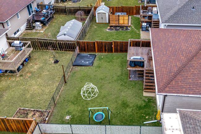8 Mcintosh Cres, House other with 5 bedrooms, 2 bathrooms and 2 parking in Trenton ON | Image 34