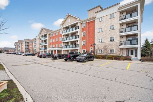 301-70 Baycliffe Cres, Brampton, ON, L7A0Z5 | Card Image