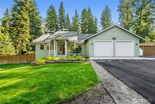 6533 Forest Ridge Dr, Wenatchee, WA, 98801-8825 | Card Image