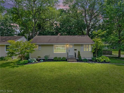 211 Wyleswood Dr, Berea, OH, 44017-2438 | Card Image