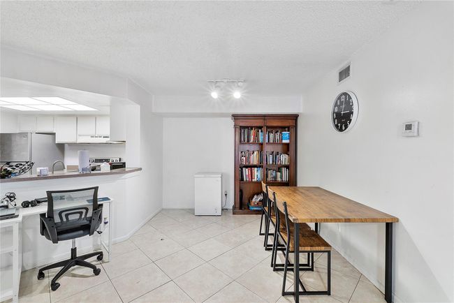 APT-1527 - 9188 W Atlantic Blvd, Condo with 3 bedrooms, 2 bathrooms and null parking in Coral Springs FL | Image 9