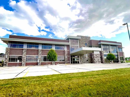 5500 Sergeant Rd, Sioux City, IA, 51106-4712 | Card Image