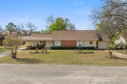 612 Brown Avenue, Comanche, OK, 73529 | Card Image