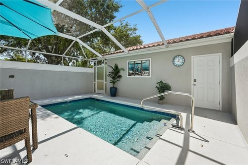 15599 Latitude Dr, BONITA SPRINGS, FL, 34135-8516 | Card Image