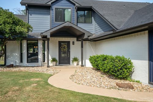 117 Modoc Trl, Lake Kiowa, TX, 76240-9414 | Card Image