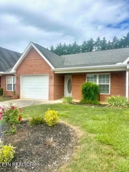 2537 Keeneland Dr, Maryville, TN, 37803-8335 | Card Image