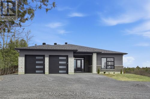 456 Pine Grove Rd, Lanark, ON, K0G1K0 | Card Image