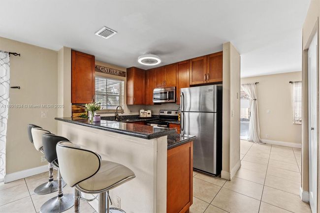 6800 Bayfront Cir, House other with 3 bedrooms, 3 bathrooms and null parking in Margate FL | Image 9