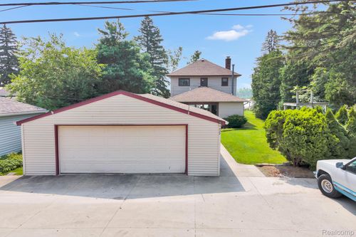 429 Edgewater Dr, Algonac, MI, 48001-1632 | Card Image