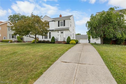 7920 Parmenter Dr, Parma, OH, 44129-5347 | Card Image