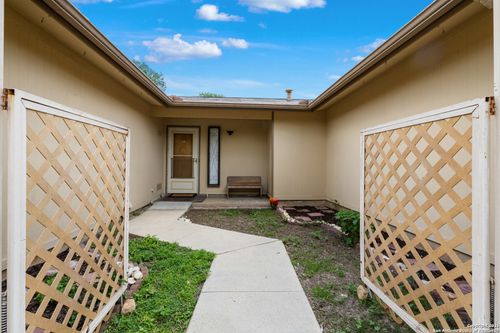 5111 Oldstead St, San Antonio, TX, 78228-3643 | Card Image