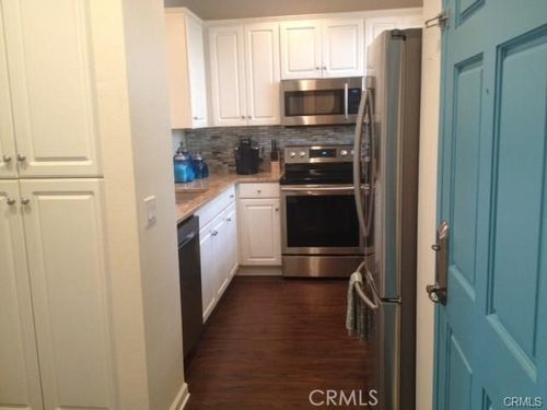 3-205-20191 Cape Coral Ln, Huntington Beach, CA, 92646 | Card Image