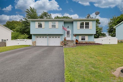 105 Bodle Cir, Maybrook, NY, 12543-1103 | Card Image