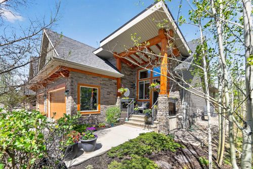 43 Cortina Villas Sw, Calgary, AB, T3H0W8 | Card Image