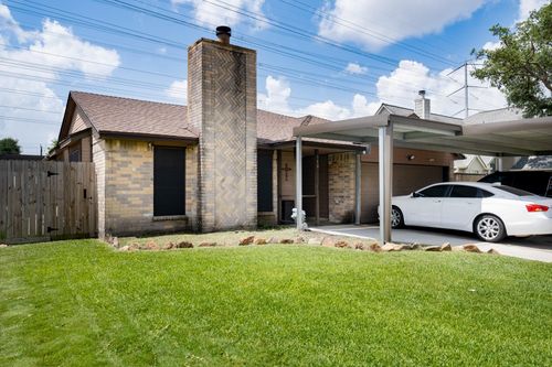 910 Wildwood Dr, Deer Park, TX, 77536-8005 | Card Image