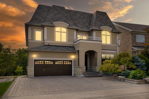 131 Lady Nadia Dr, Maple, ON, L6A4E6 | Card Image