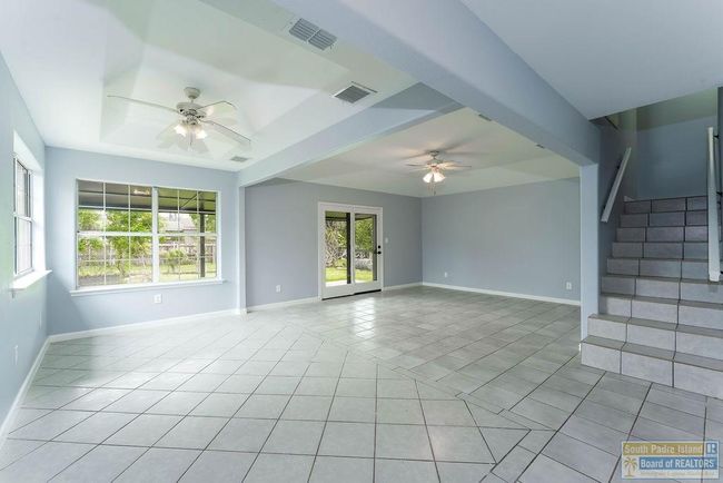 905 N Shore Dr, House other with 3 bedrooms, 3 bathrooms and 2 parking in Port Isabel TX | Image 11