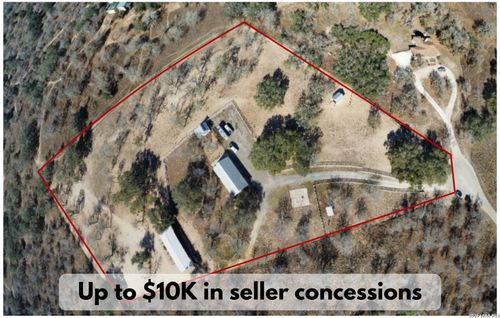 224 County Road 789, Natalia, TX, 78059-2000 | Card Image