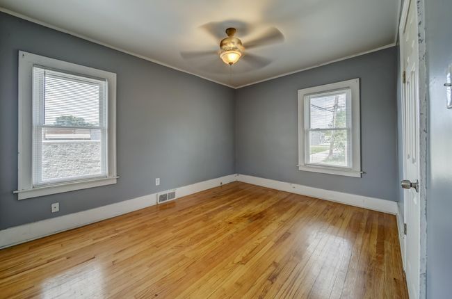 27 Milton Ave, Home with 2 bedrooms, 1 bathrooms and null parking in Hazel Park MI | Image 7