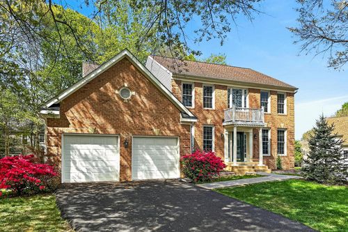 8004 Hollington Pl, FAIRFAX STATION, VA, 22039-3160 | Card Image