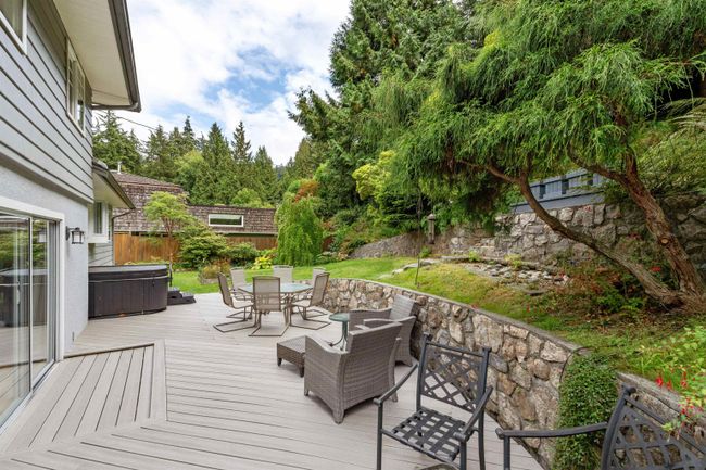 5670 Keith Road, House other with 3 bedrooms, 2 bathrooms and null parking in West Vancouver BC | Image 35