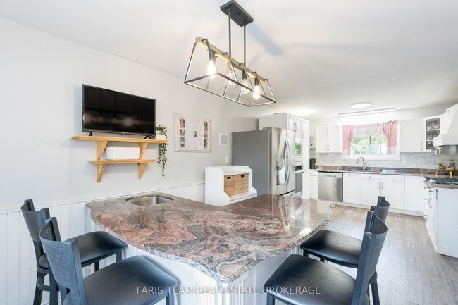 6234 Yonge St, House other with 7 bedrooms, 4 bathrooms and 15 parking in Churchill ON | Image 7