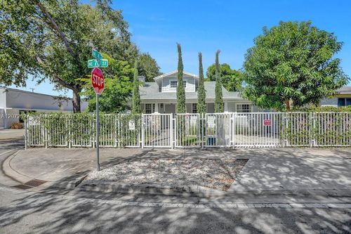 421 Ne 70th St, Miami, FL, 33138-5630 | Card Image