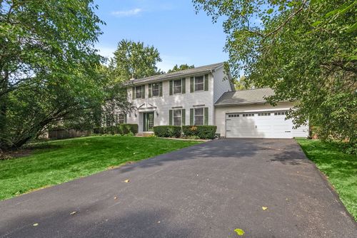 555 Basil Rd, Lake Bluff, IL, 60044-1701 | Card Image