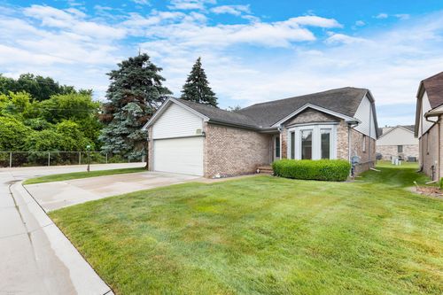 20061 Ridgeway Ct, Clinton Township, MI, 48038-2290 | Card Image