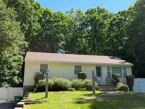9 Doris St, Derry, NH, 03038-3806 | Card Image