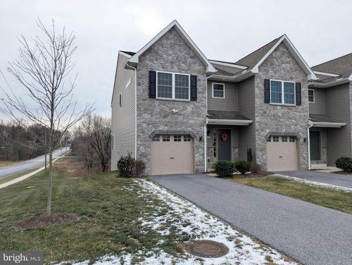 327 Melbourne Ln, MECHANICSBURG, PA, 17055-6626 | Card Image