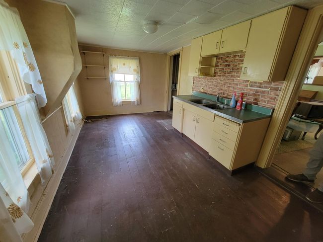 214 W Main St, House other with 1 bedrooms, 1 bathrooms and null parking in Lime Springs IA | Image 23