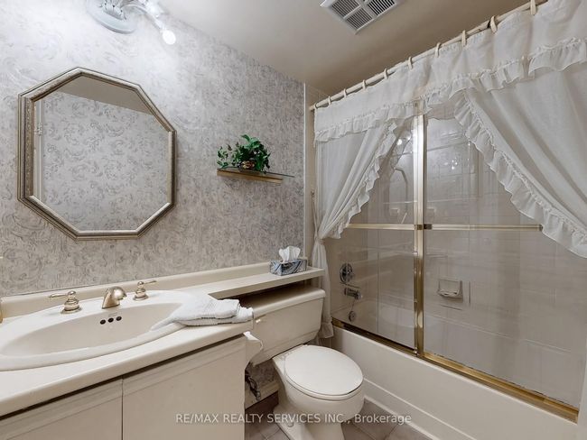 902 - 330 Mill St S, Condo with 3 bedrooms, 2 bathrooms and null parking in Brampton ON | Image 31