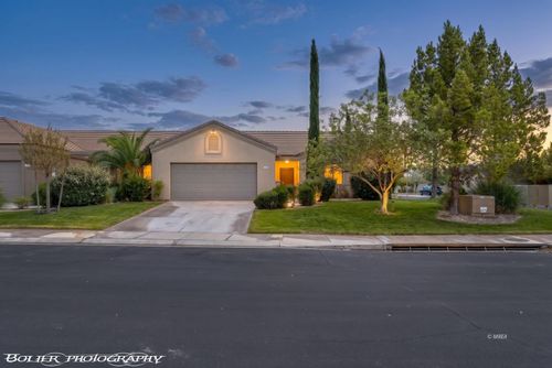 646 Jessica Dr, Mesquite, NV, 89027-7035 | Card Image