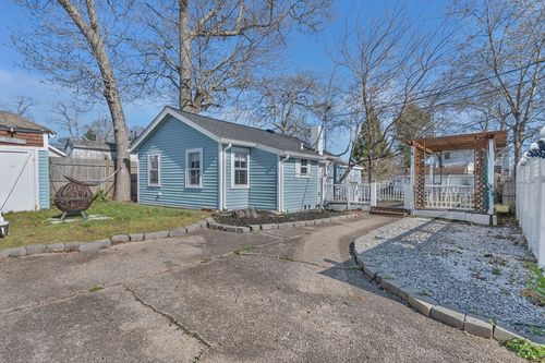 r-10-R Barnes St, Wareham, MA, 02571-2535 | Card Image