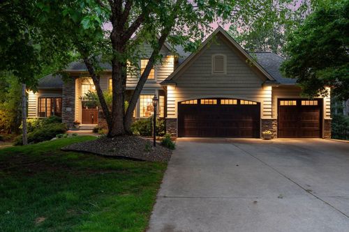 9001 Springwood Drive, Woodbury, MN, 55125 | Card Image
