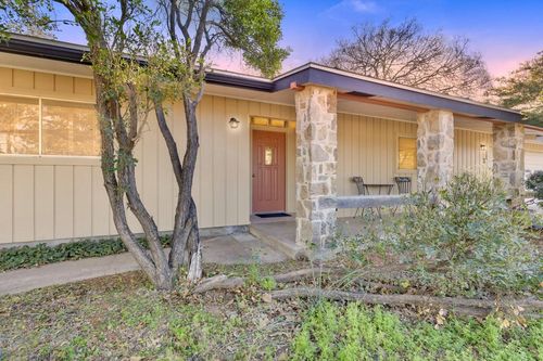 105 Hale St, Fredericksburg, TX, 78624-4515 | Card Image