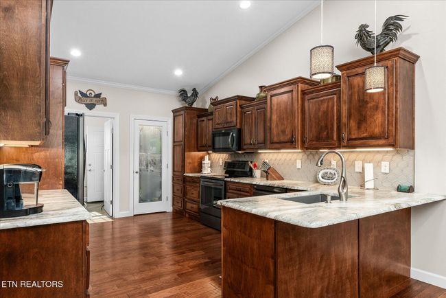 380 Mountain Preserve Pkwy, House other with 3 bedrooms, 2 bathrooms and null parking in Crab Orchard TN | Image 12
