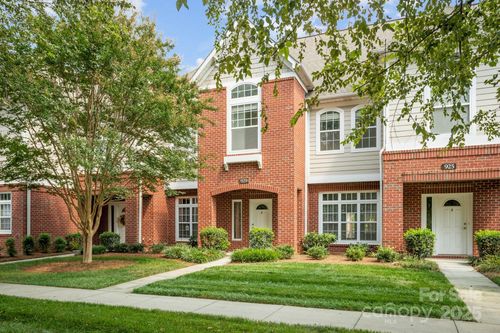 929 Central Park Cir, Davidson, NC, 28036-9310 | Card Image