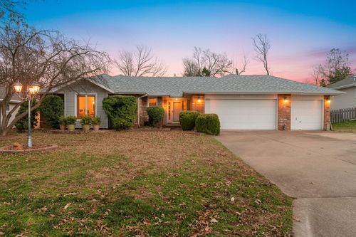 204 N Meadow St, Nixa, MO, 65714-8470 | Card Image