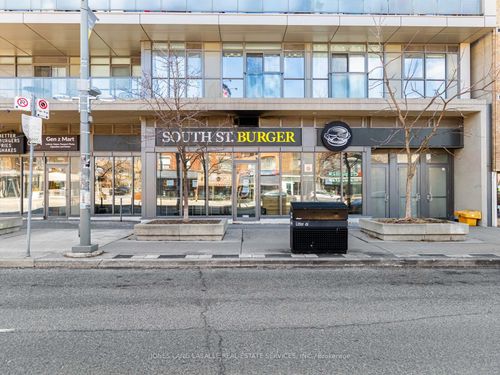 743 St Clair Ave W, Toronto, ON, M6C1B4 | Card Image