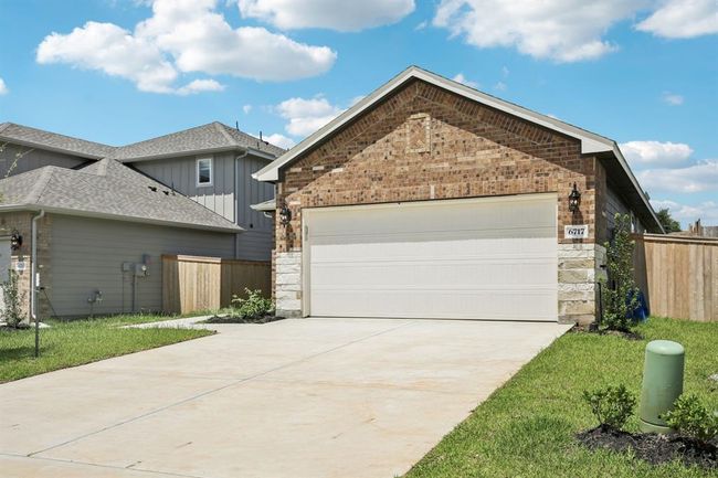 6717 Chinapkin Oak Ln, House other with 3 bedrooms, 2 bathrooms and 2 parking in Conroe TX | Image 33