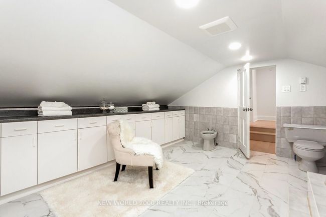 8071 Kipling Ave, House other with 4 bedrooms, 2 bathrooms and 6 parking in Woodbridge ON | Image 37